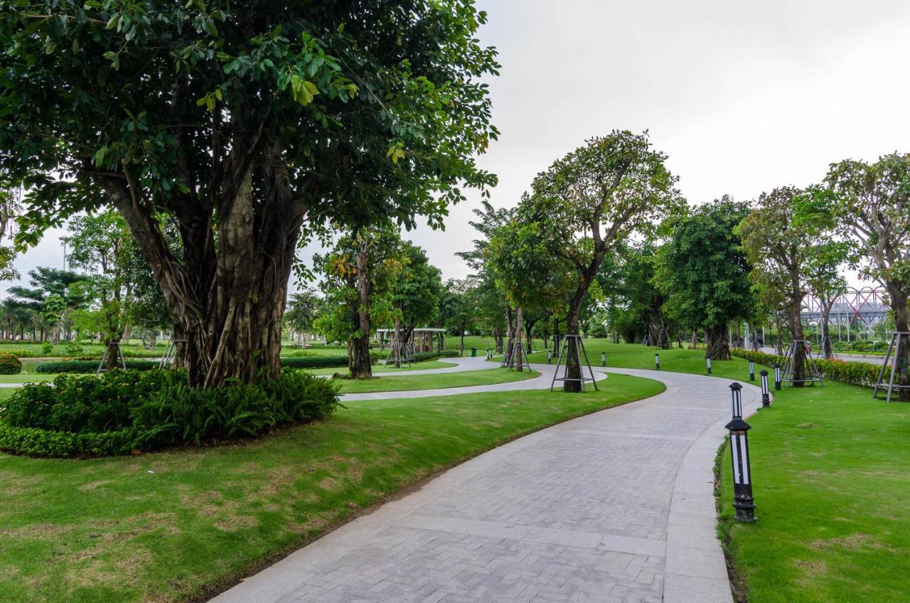Luxury Vinhomes Central Park Humi Apartment *