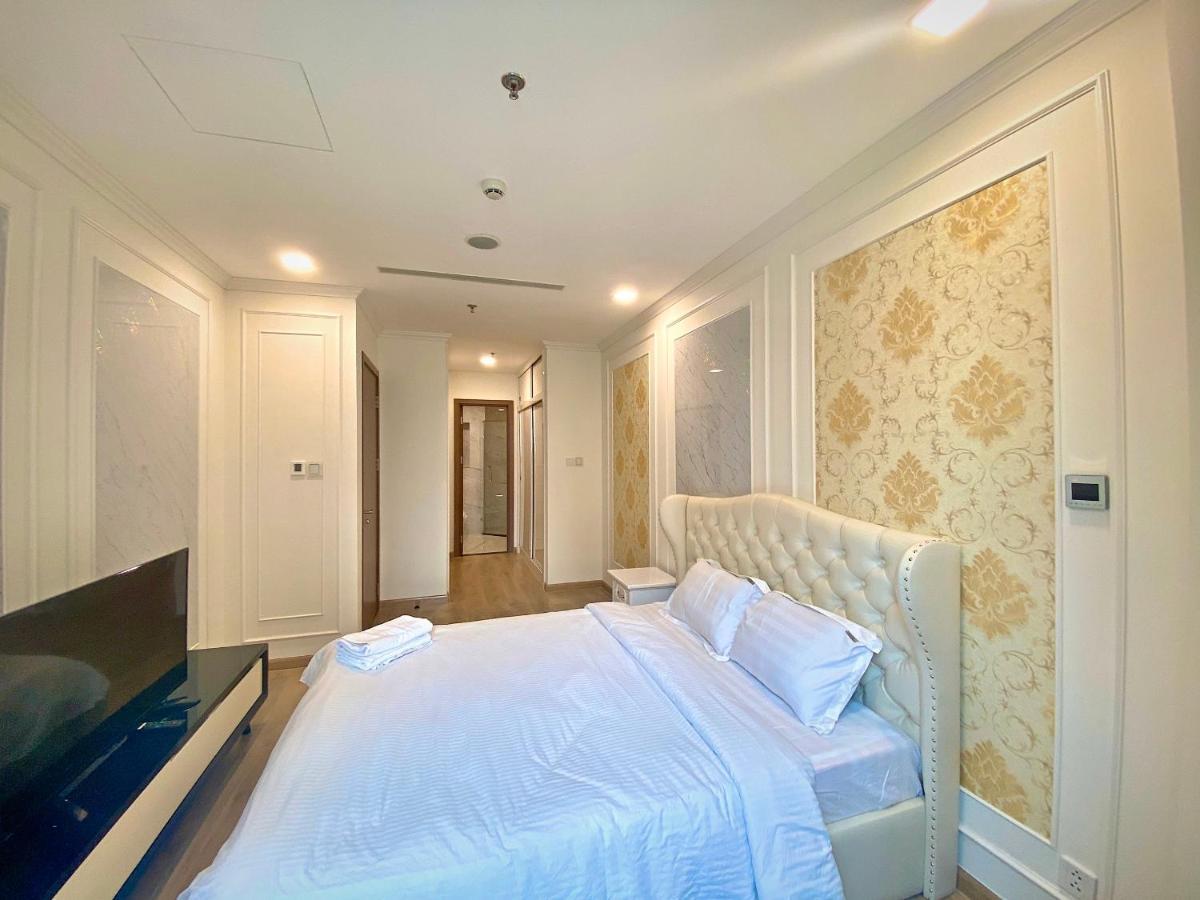 Luxury Vinhomes Central Park Humi Apartment